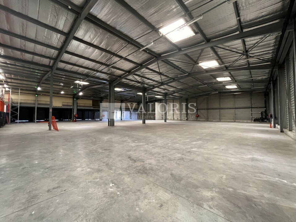 Location activité/entrepôt - 2400 m²