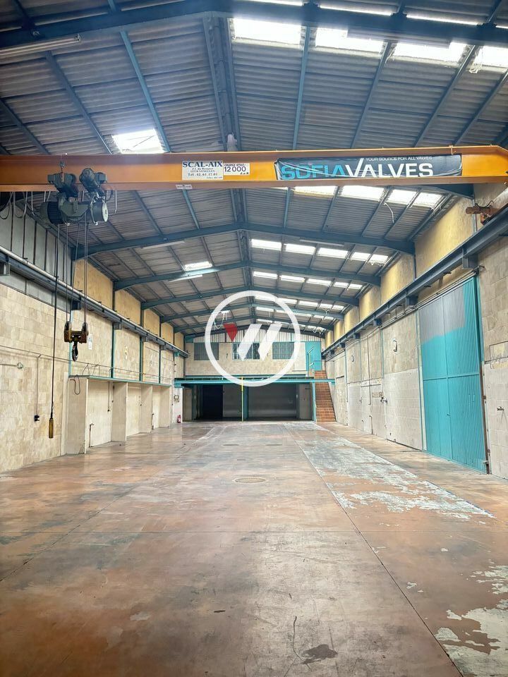 Location local d''activites 1100 m² non divisibles