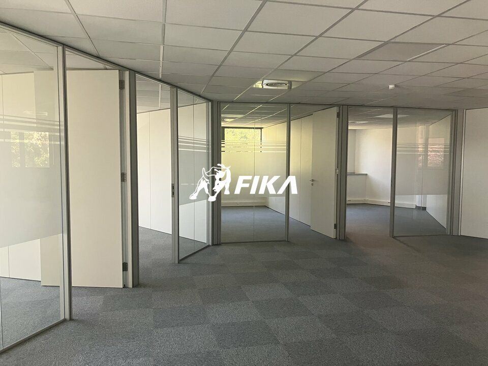 Location bureaux 738 m² divisibles à partir de 158 m²