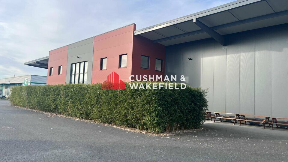 LOCAL D'ACTIVTES RECENT A VENDRE