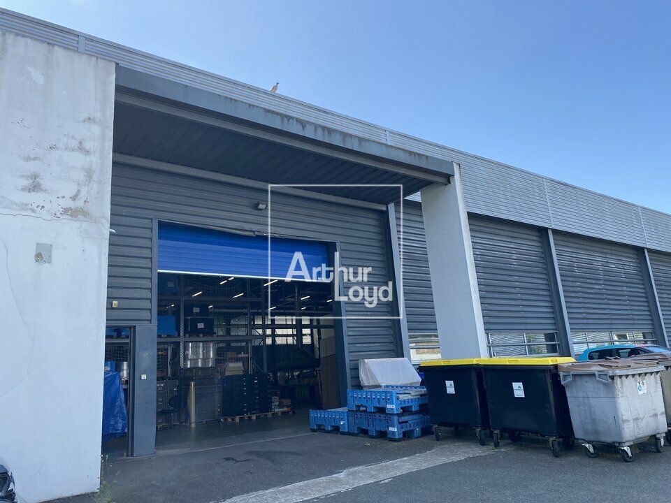 Location entrepot 1377 m² divisibles à partir de 403 m²