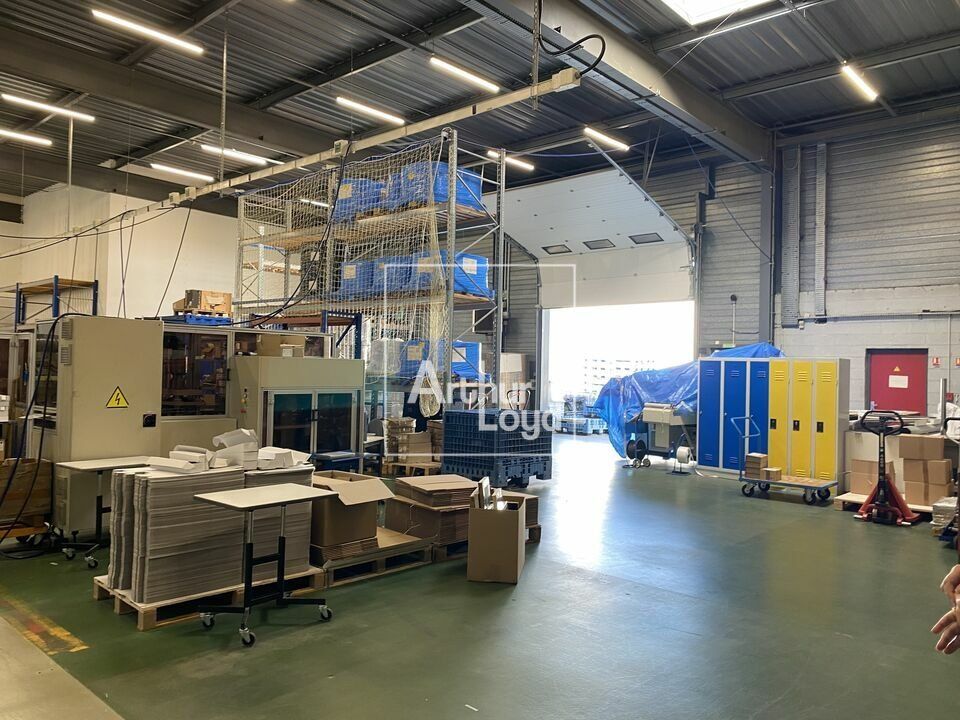 BONDOUFLE  ENTREPOTS/ LOCAUX D'ACTIVITES  A LOUER