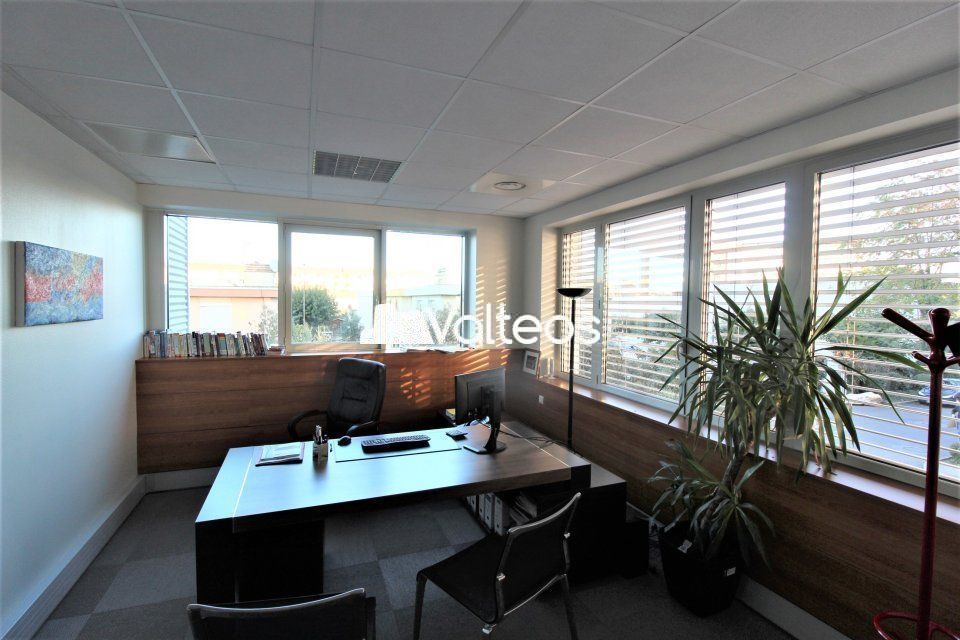 Location bureaux 93.44 m² non divisibles