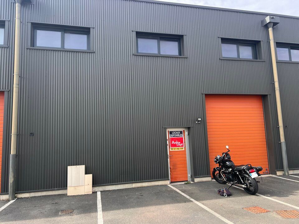 Location local d''activites 200 m² non divisibles