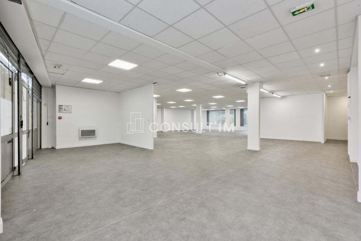 Location local commercial 275 m² non divisibles