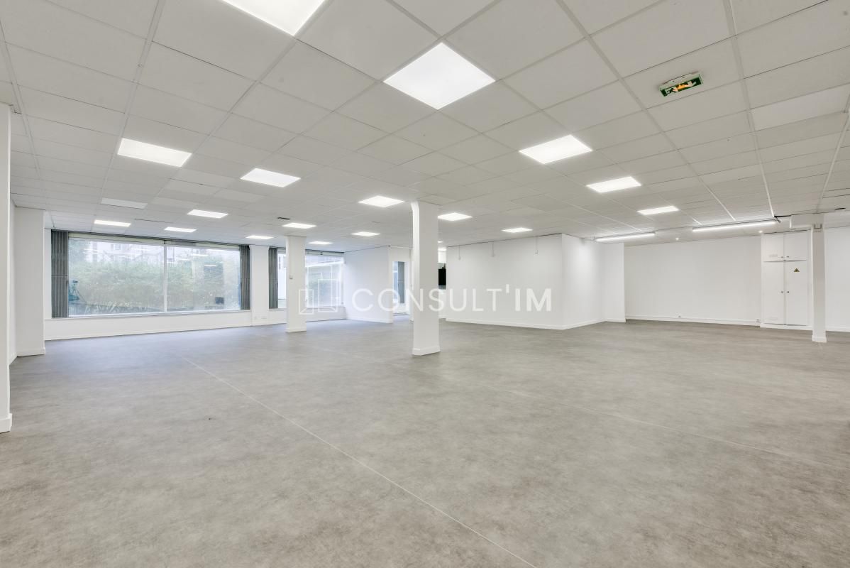 Location local commercial 275 m² non divisibles