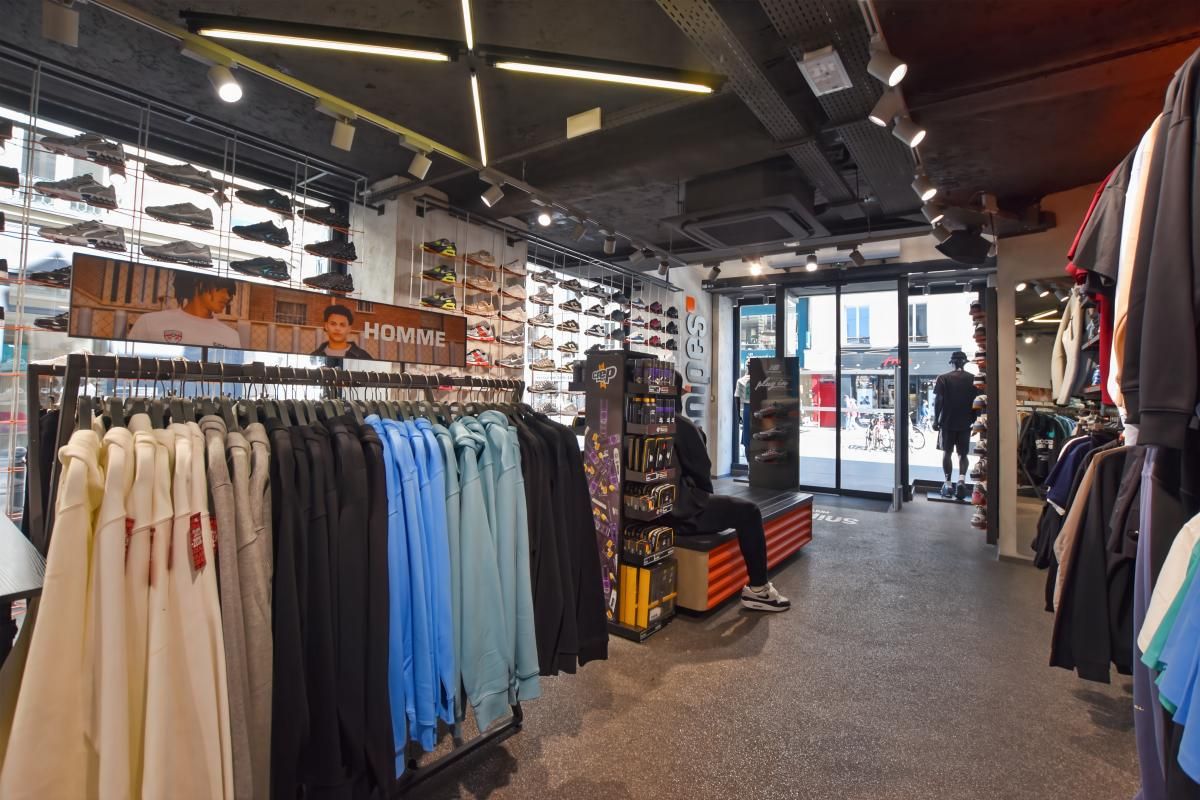 Location local commercial 325 m² non divisibles