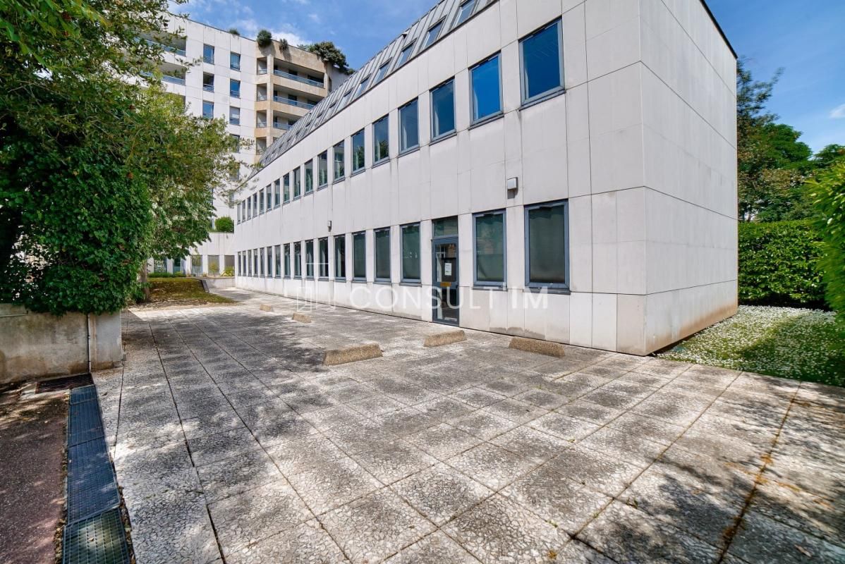 Vente bureaux 2000 m² divisibles à partir de 227 m²