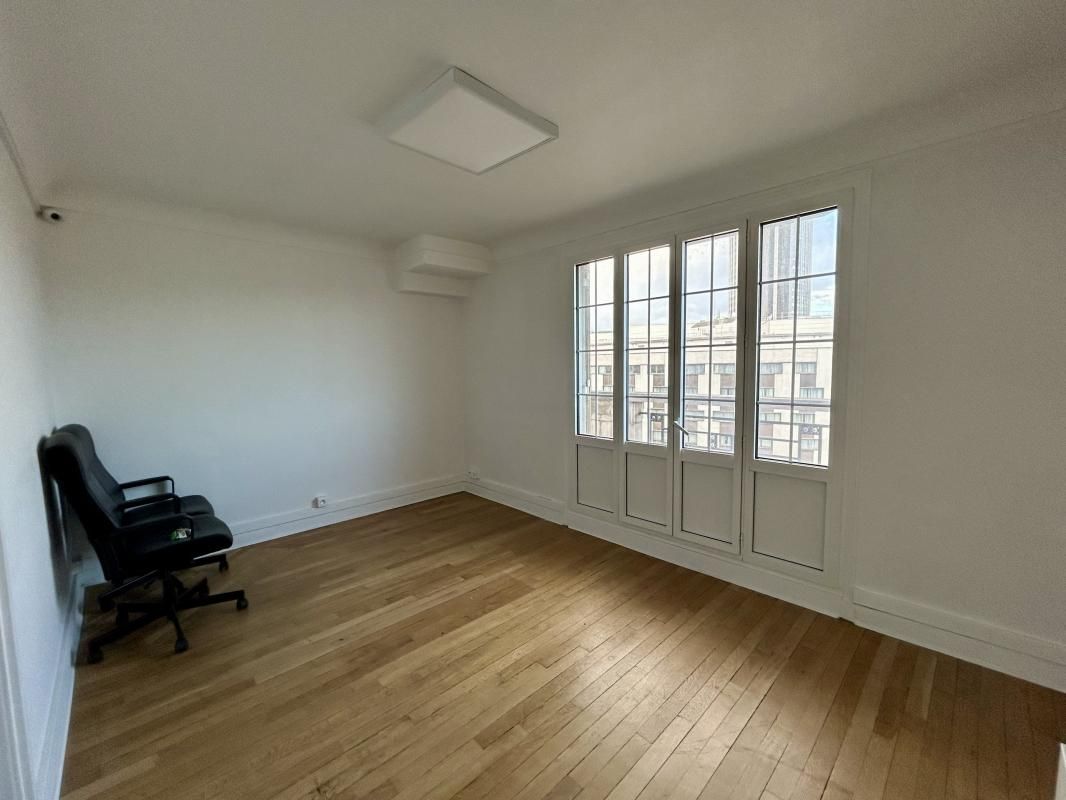 Location bureaux 27 m² non divisibles