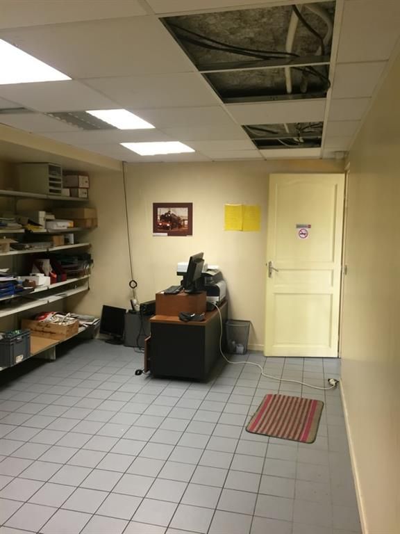 Location local commercial 149 m² non divisibles