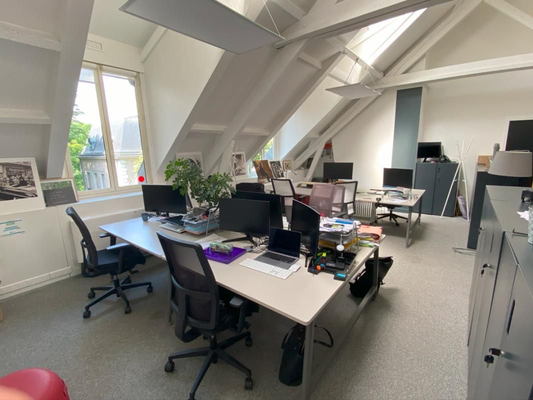 Location bureaux 381 m² non divisibles