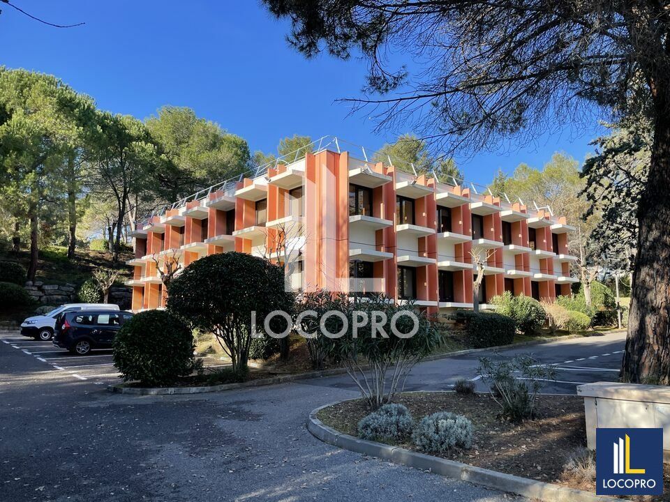 Location bureaux 405.54 m² divisibles à partir de 83.48 m²