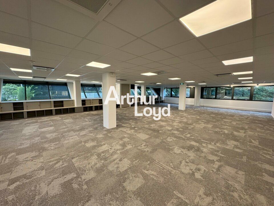 À louer – Bureaux rénovés 1615.75 m² divisibles dès 428.57 m²– Sophia Antipolis 