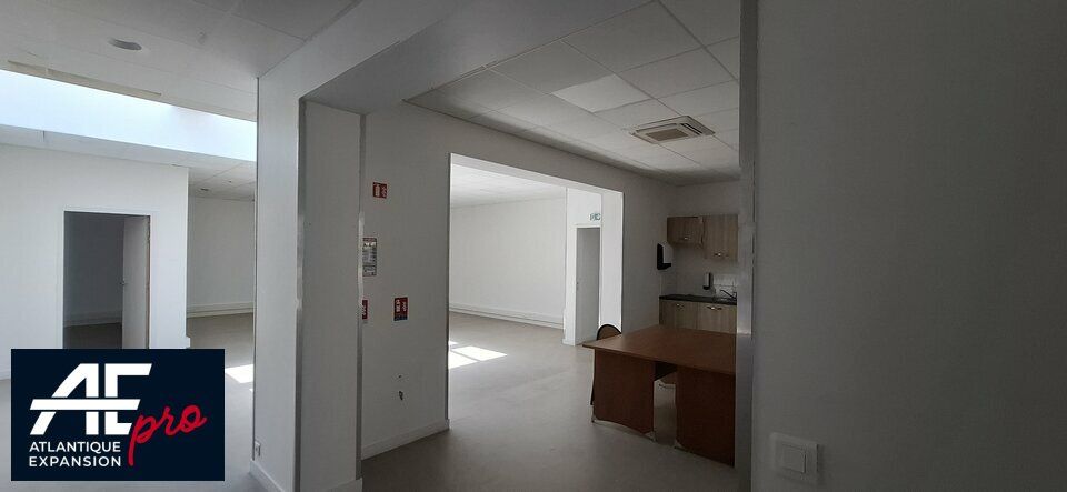 Location local commercial 251 m² non divisibles