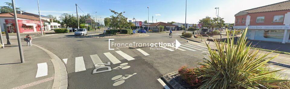 A LOUER LOCAL COMMERCIAL 184 m² BEAUZELLE N°1