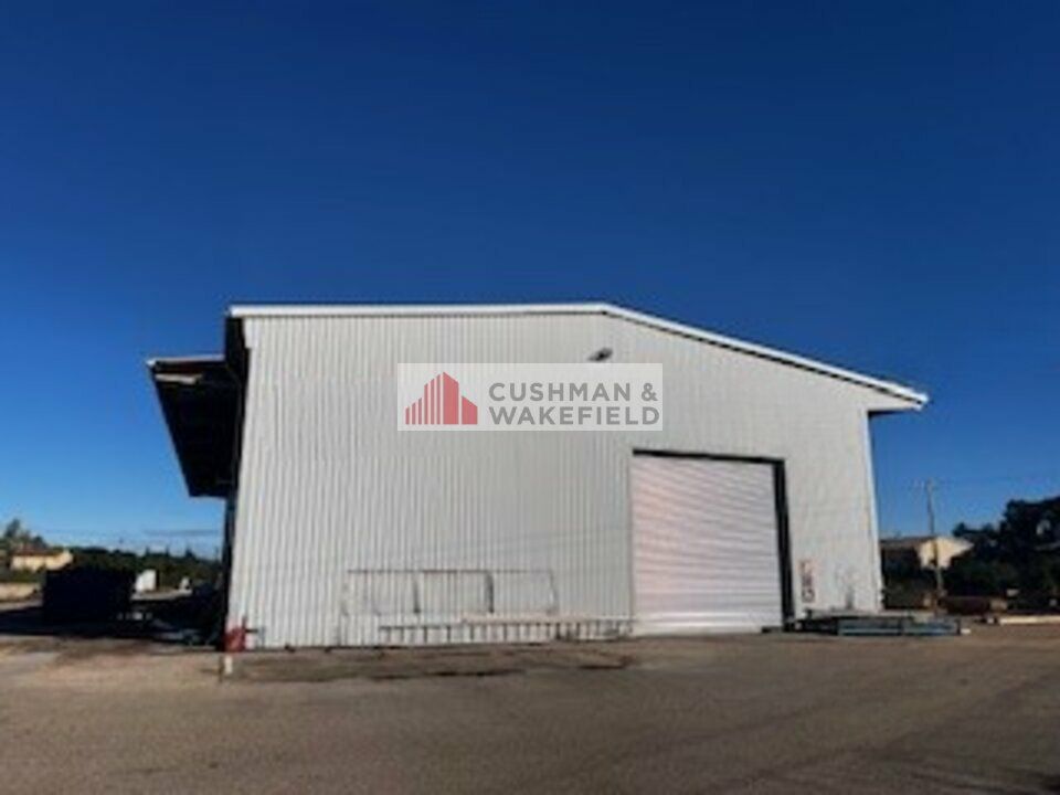 Location local d''activites 630 m² non divisibles