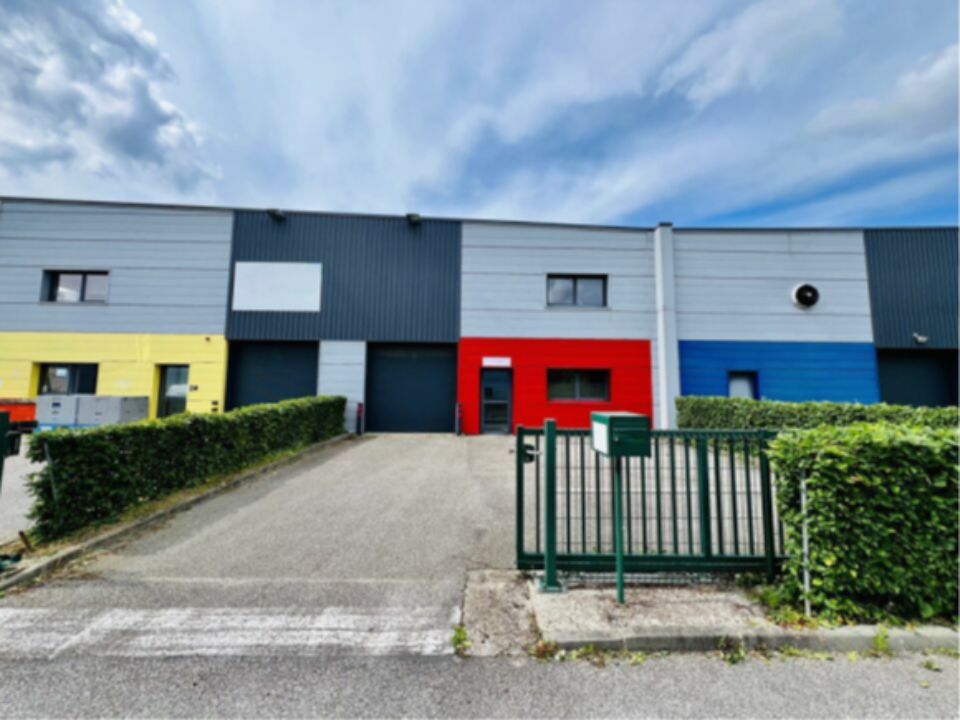Location local d''activites 198 m² non divisibles