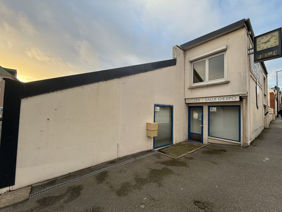 Location local d''activites 320 m² non divisibles