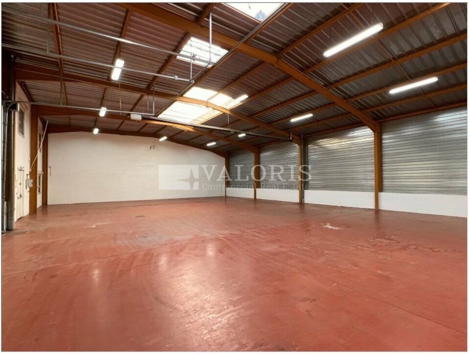 Location local d''activites 744 m² non divisibles