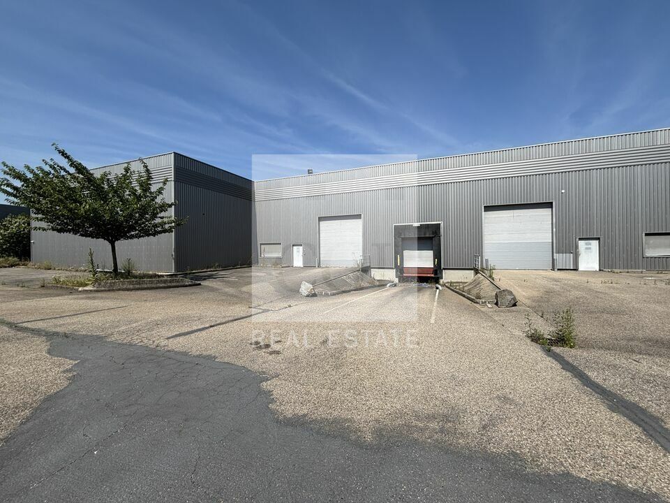 Location local d''activites 3510 m² non divisibles