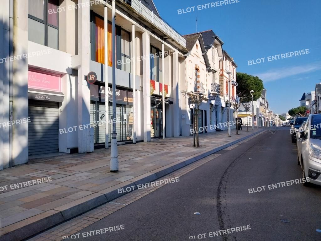 Location local commercial 541 m² non divisibles