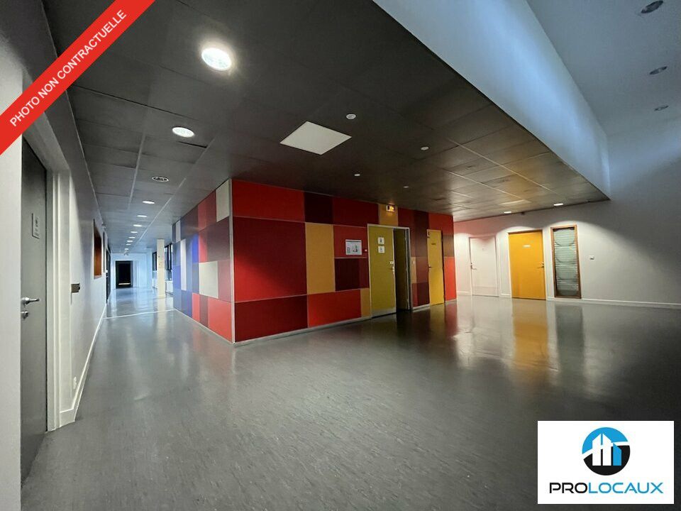 Location bureaux 400 m² non divisibles