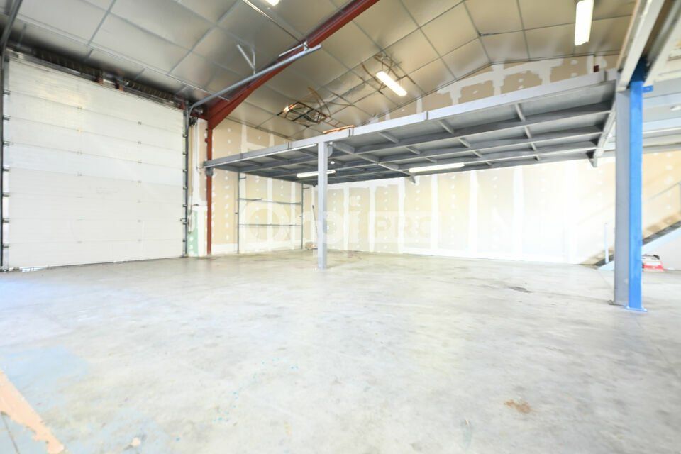 EXCLUSIVITE - VENTE LOCAL D'ACTIVITE DE 734 m² - CHARLY