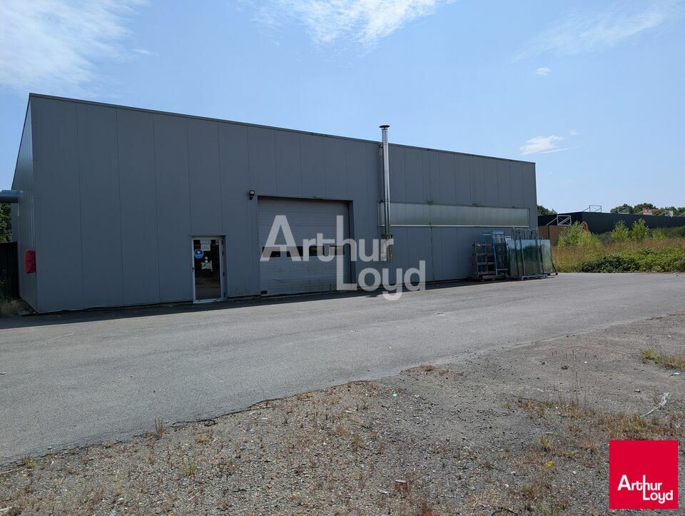 Location local d''activites 440 m² non divisibles