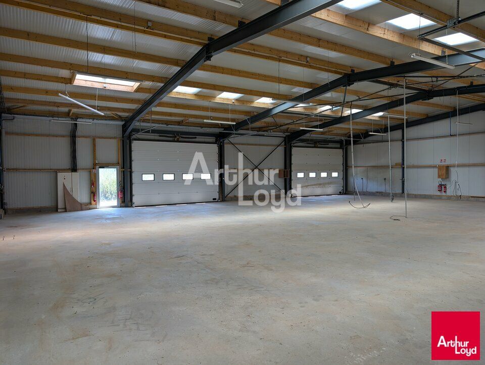 GOVEN - LOCAL D'ACTIVITE EN SOUS LOCATION - 440 M²