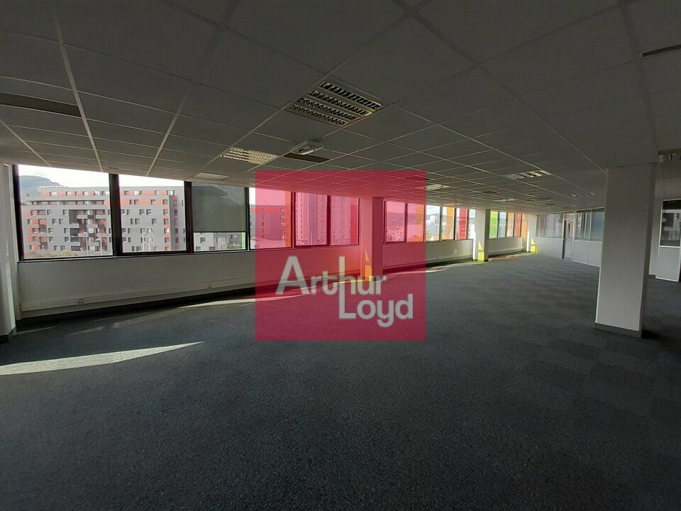 Location bureaux 567 m² non divisibles