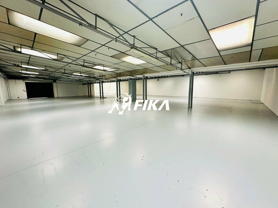 Location local d''activites 694 m² non divisibles