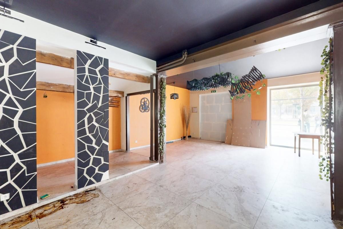 Location local commercial 74 m² non divisibles
