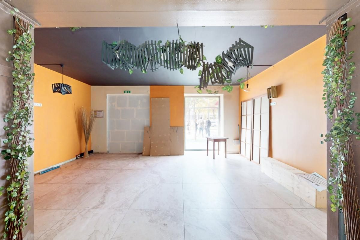 Location local commercial 74 m² non divisibles