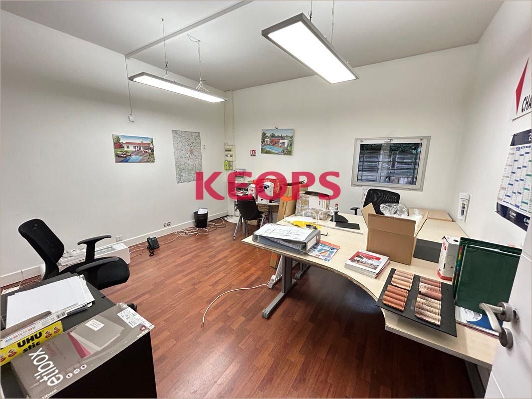 Location Commerce/boutique 90 m² non divisibles