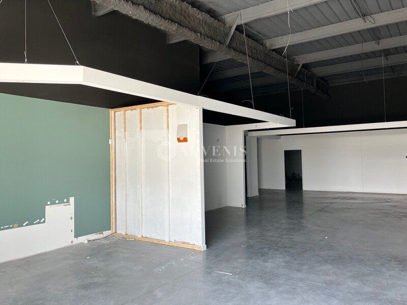 A LOUER - LOCAL COMMERCIAL 304 M²