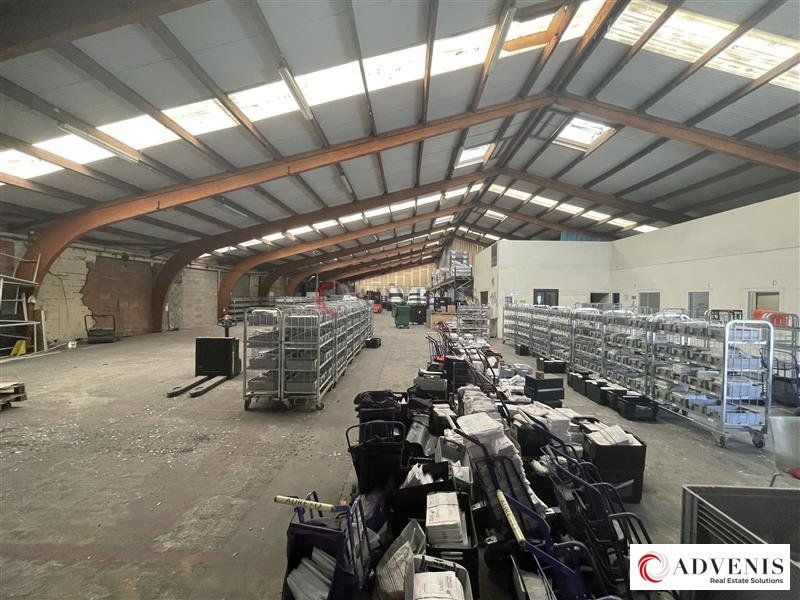 Location local d''activites 1150 m² non divisibles