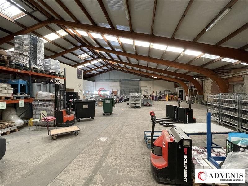 A LOUER - BATIMENT DE 1 150 M² - PROCHE ROCADE