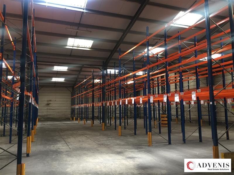 A LOUER - ENTREPOT DE 3100 M² AVEC QUAIS