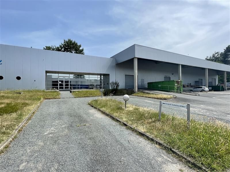 Location local d''activites 1300 m² non divisibles