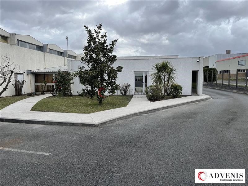 Location local d''activites 400 m² non divisibles