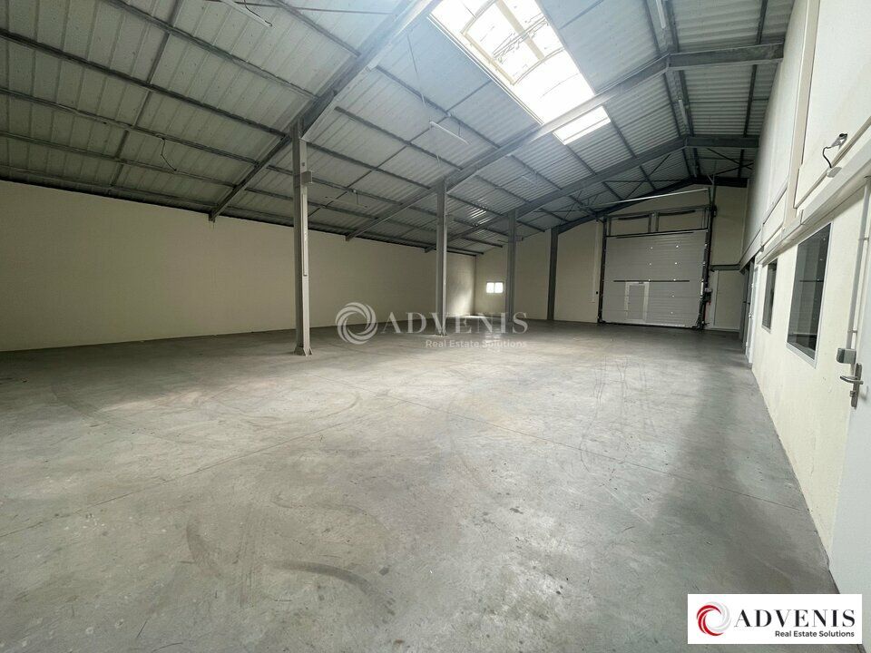 Location local d''activites 406.99 m² non divisibles