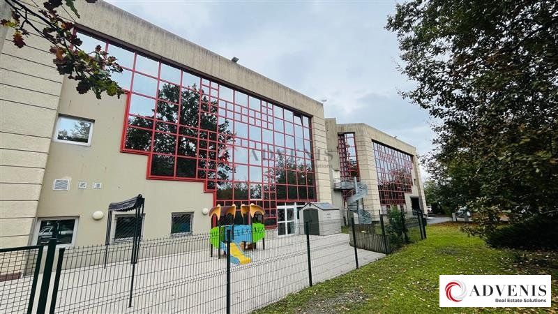A LOUER - BUREAUX - 459 M² environ