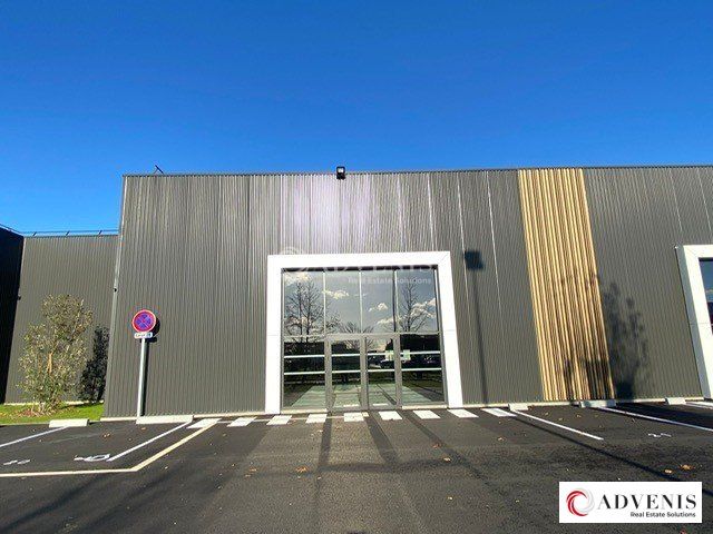 A LOUER - LOCAUX COMMERCIAUX A PARTIR DE 446 M²