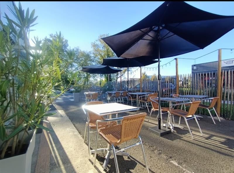 A CÉDER - LOCAL COMMERCIAL 140 M²