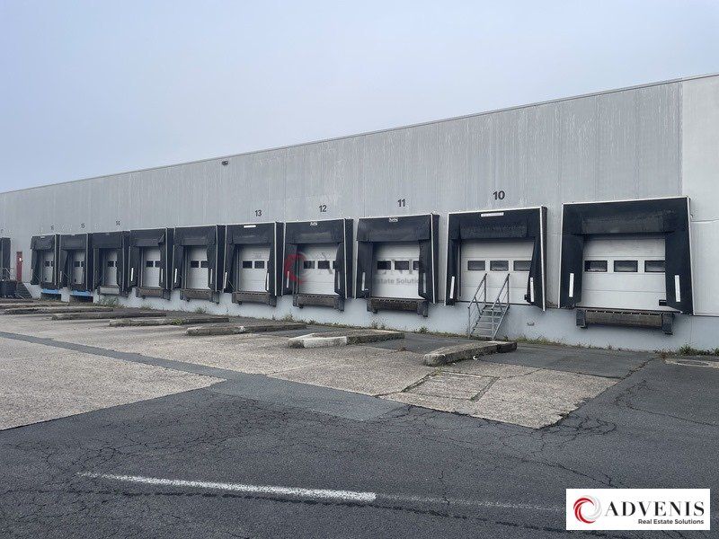 Location local d''activites 1100 m² non divisibles