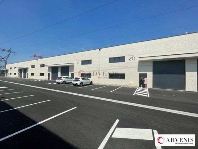 Vente local d''activites 448 m² divisibles à partir de 224 m²