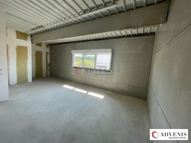 A VENDRE - LOCAUX D'ACTIVITE DIVISIBLES-  448 m²