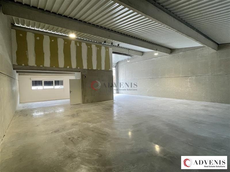 A LOUER - LOCAUX D'ACTIVITE -  448 m²