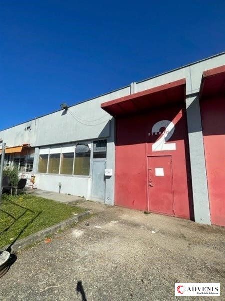 Location local d''activites 340 m² non divisibles