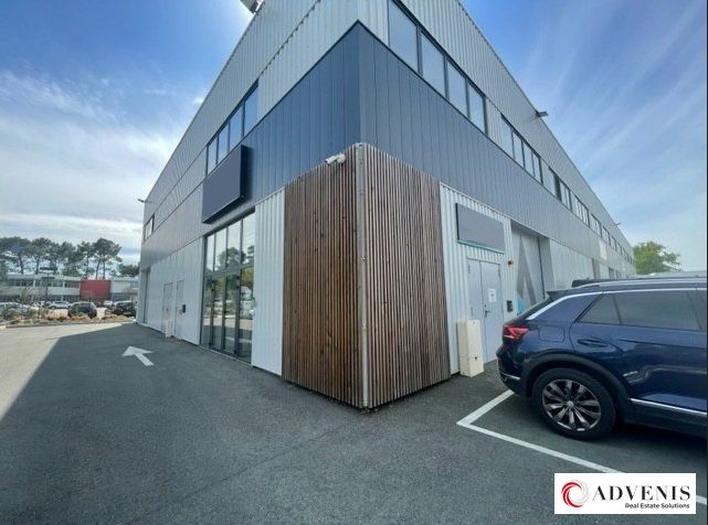 Location local d''activites 297 m² non divisibles